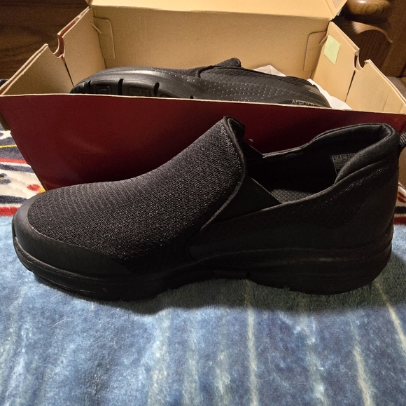 Mens Skechers Arch fit size 11 extra wide new in box - Picture 5 of 5